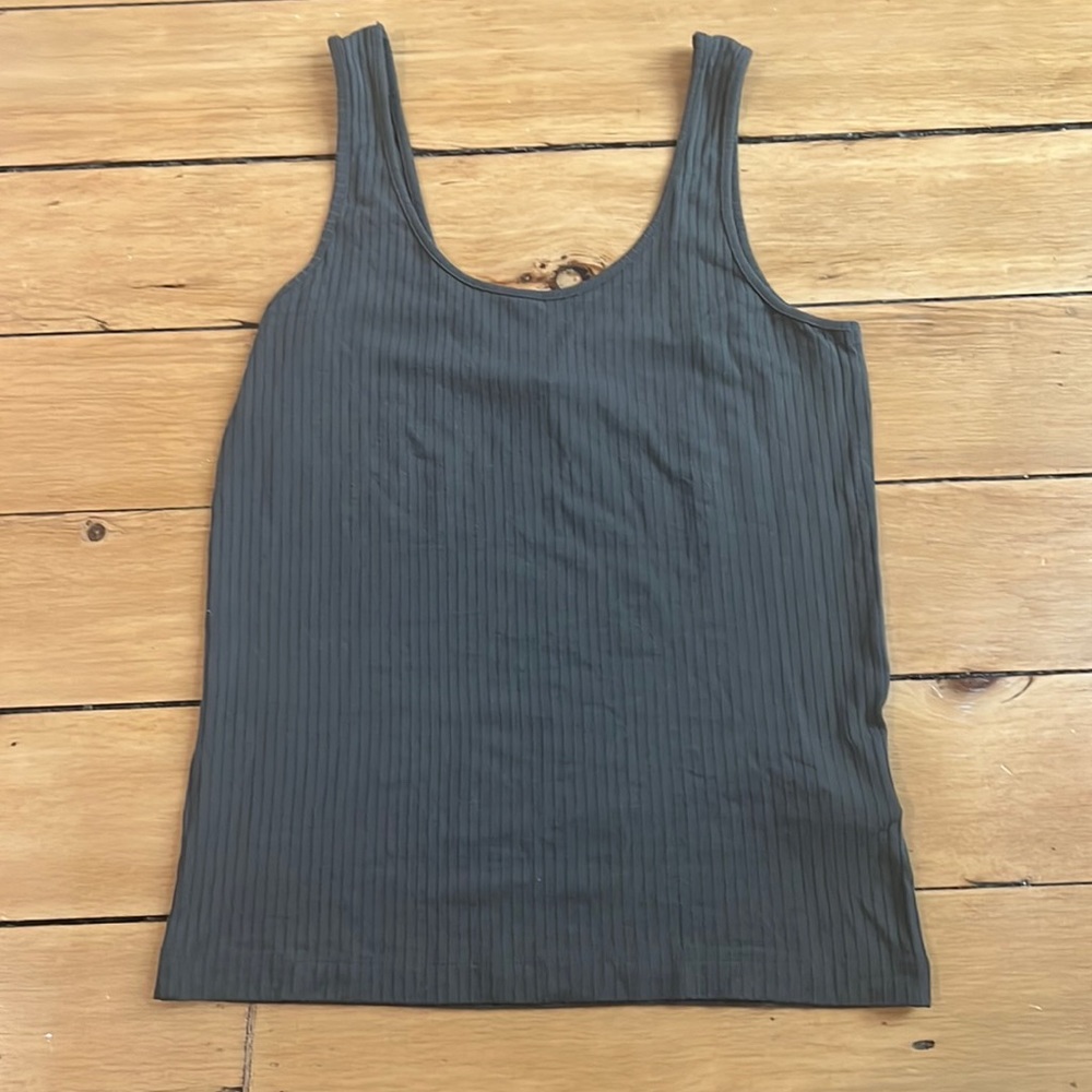Club Monaco ribbed olive green tank